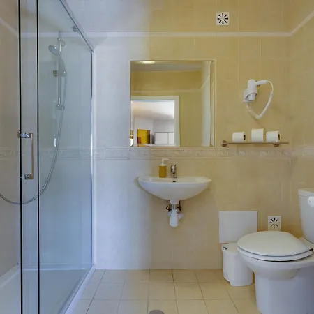 Double Bedroom In Beautiful Quinta - Qr06 Gasthuis Lagos