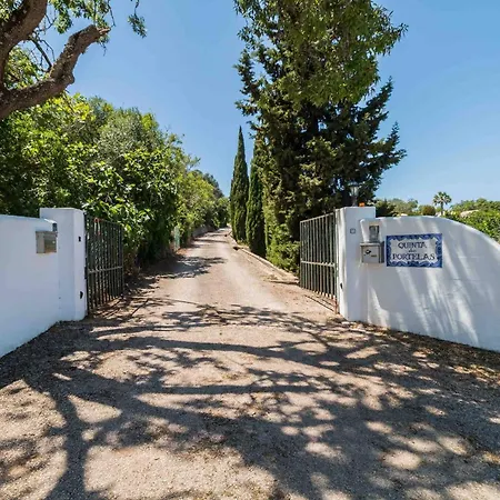 Gasthuis Double Bedroom In Beautiful Quinta - Qr06 Lagos
